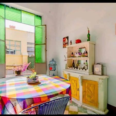 1 Guadalajara Corazon Del Centro Historico Hospedate En Una Casa Antigua En Una Habitacion Sencilla Con Areas Comunes Y Banos Compartidas Buitenkant foto