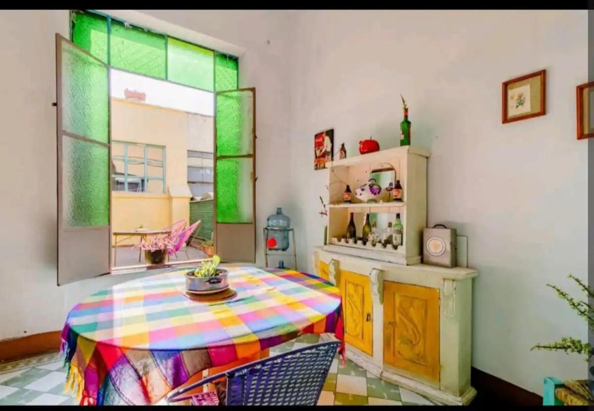 1 Guadalajara Corazon Del Centro Historico Hospedate En Una Casa Antigua En Una Habitacion Sencilla Con Areas Comunes Y Banos Compartidas Buitenkant foto